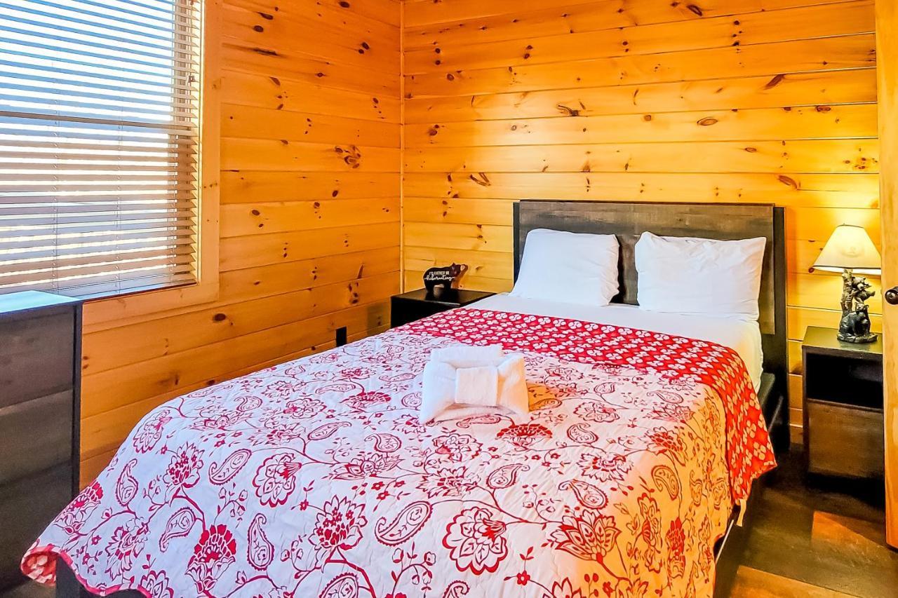 3 Lazy Bears Chalet Βίλα Gatlinburg Εξωτερικό φωτογραφία